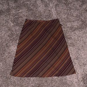 NINE & COMPANY A line skirt. Size 8.